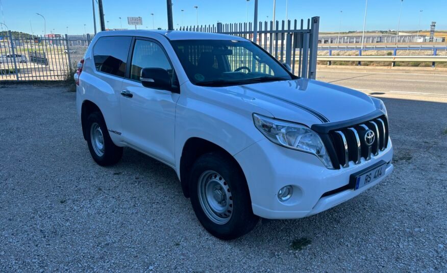 TOYOTA Land Cruiser 2.8 GX 3P