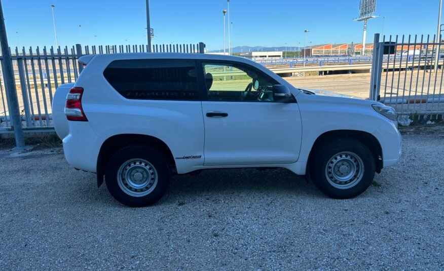 TOYOTA Land Cruiser 2.8 GX 3P