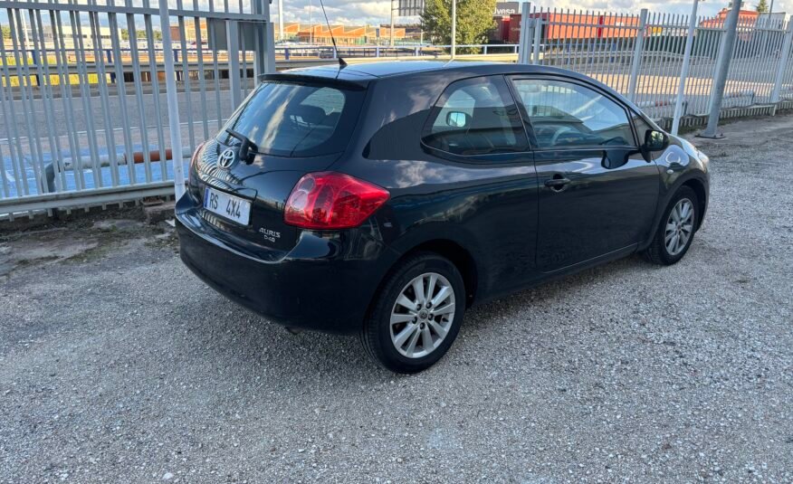 TOYOTA Auris 2.0 D4D SOL