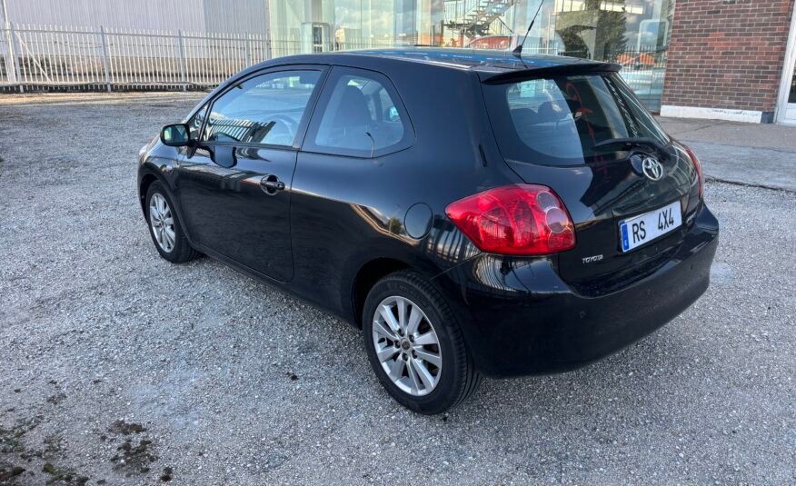 TOYOTA Auris 2.0 D4D SOL