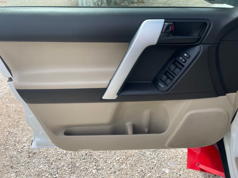 TOYOTA Land Cruiser 3.0 vx