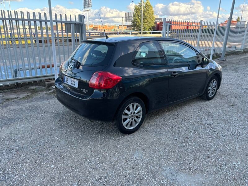 TOYOTA Auris 2.0 D4D SOL