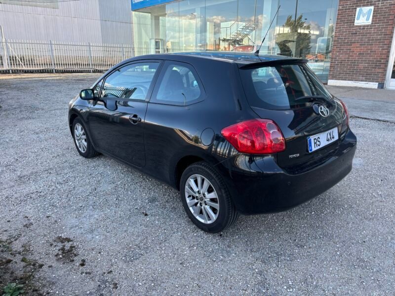TOYOTA Auris 2.0 D4D SOL