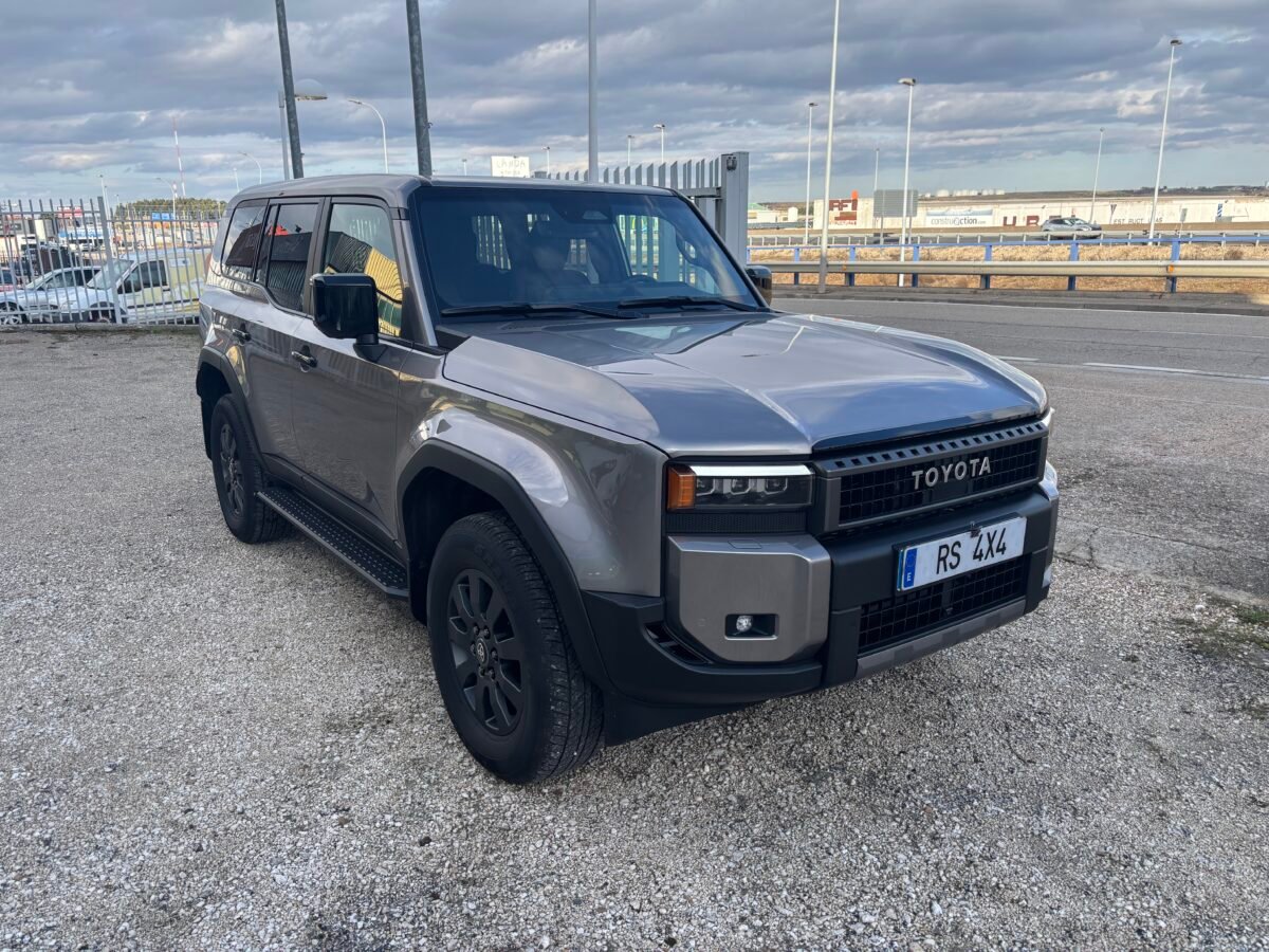 TOYOTA Land Cruiser VX 250