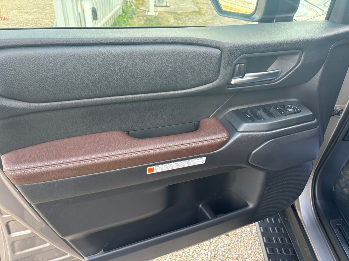 TOYOTA Land Cruiser VX 250