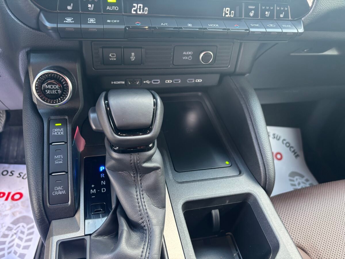 TOYOTA Land Cruiser VX 250