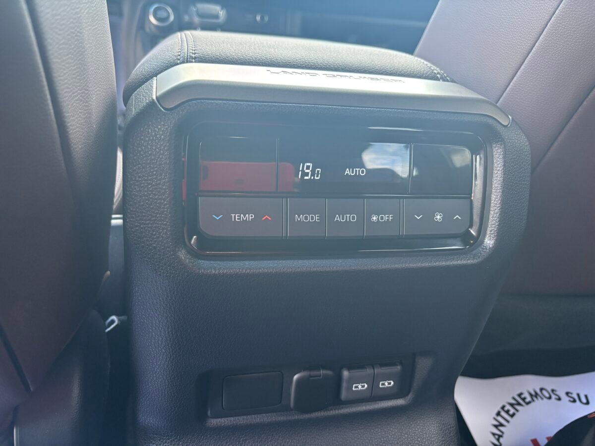 TOYOTA Land Cruiser VX 250