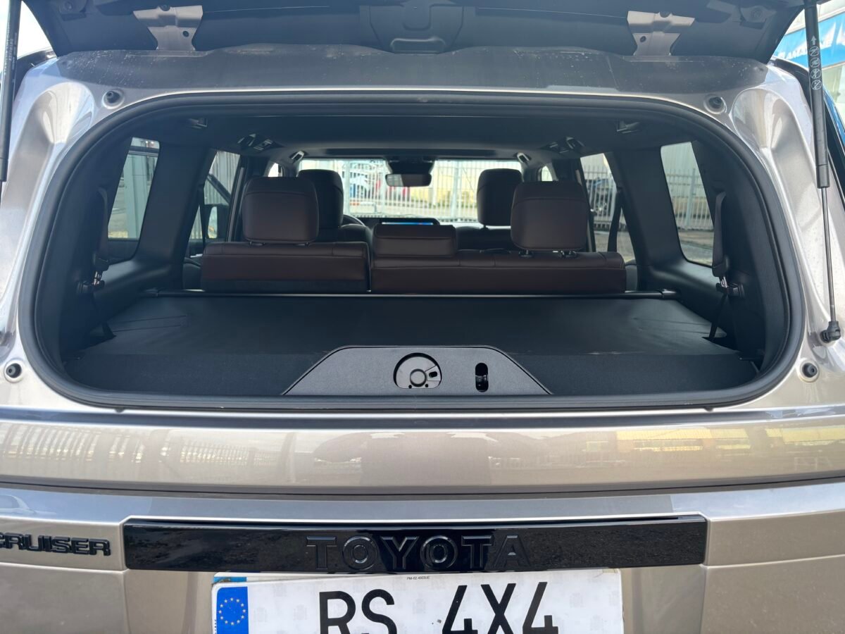 TOYOTA Land Cruiser VX 250