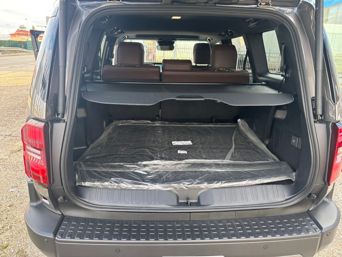 TOYOTA Land Cruiser VX 250