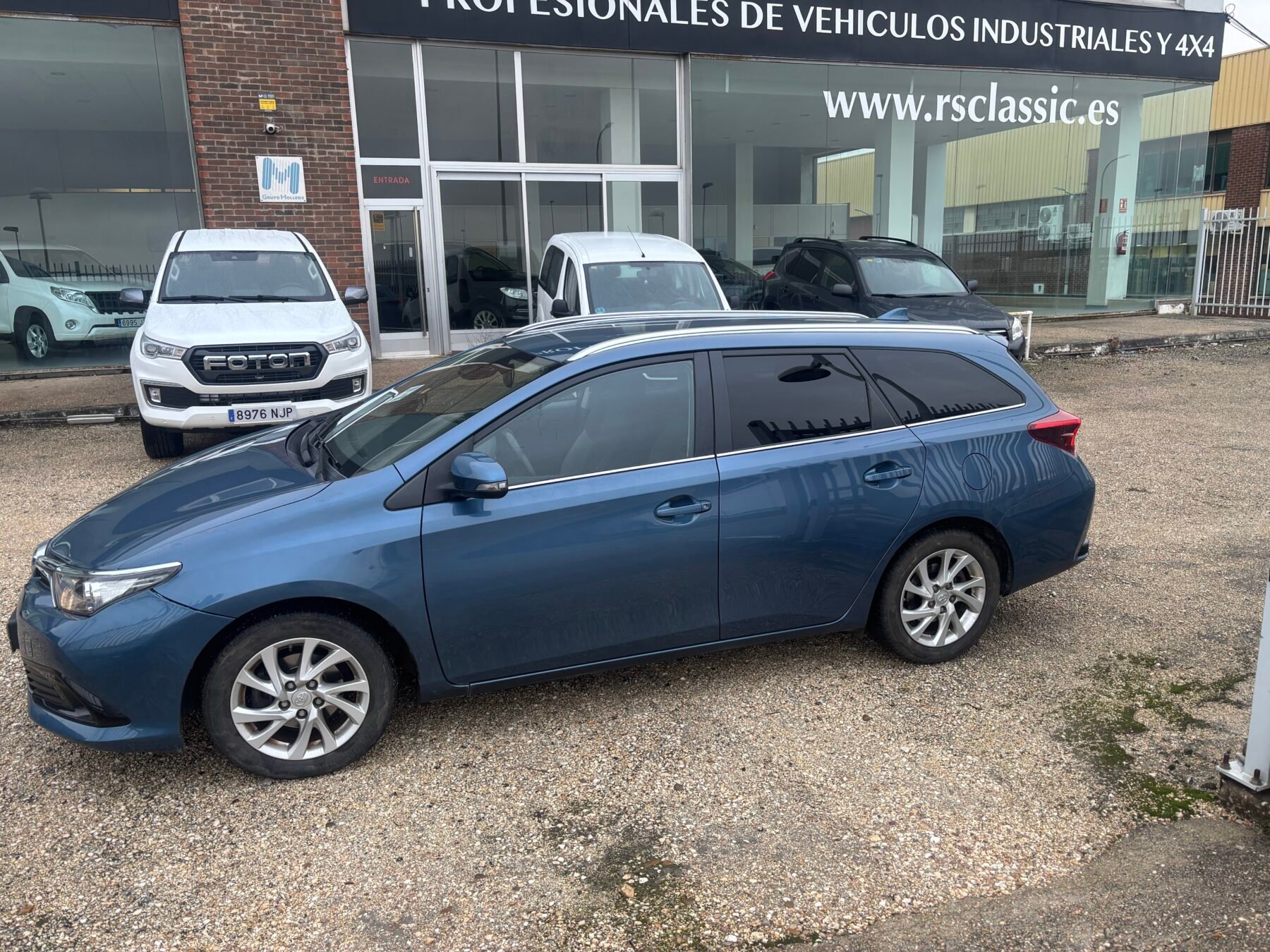 TOYOTA Auris TOURING SPORTS