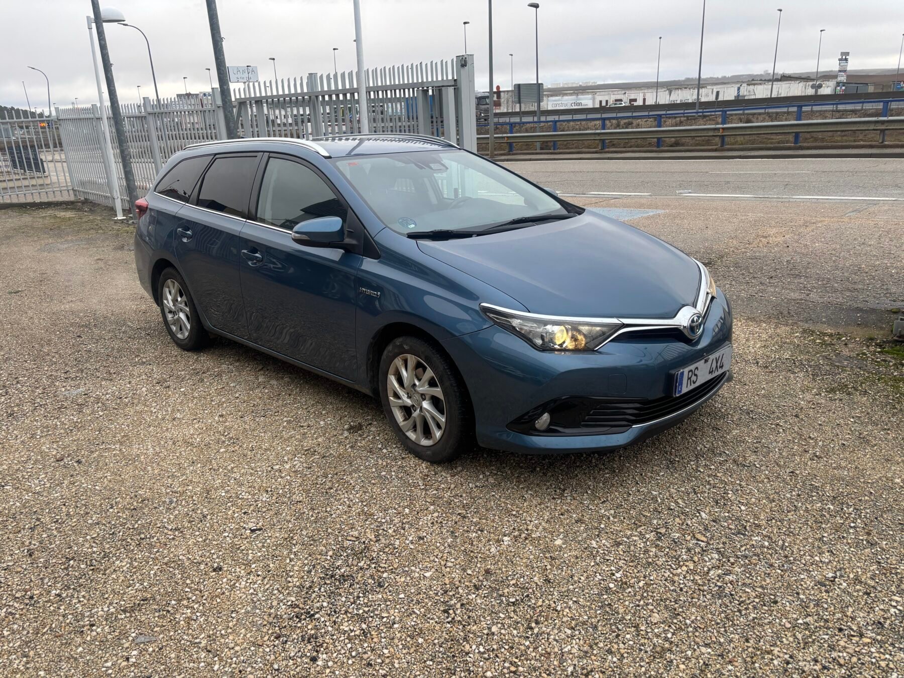 TOYOTA Auris TOURING SPORTS