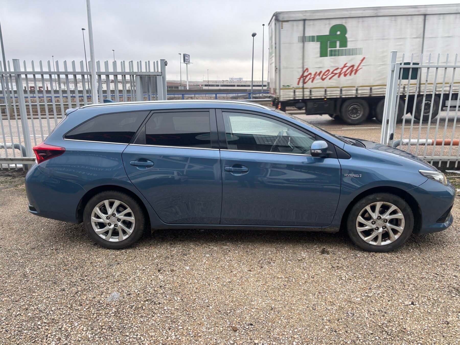 TOYOTA Auris TOURING SPORTS