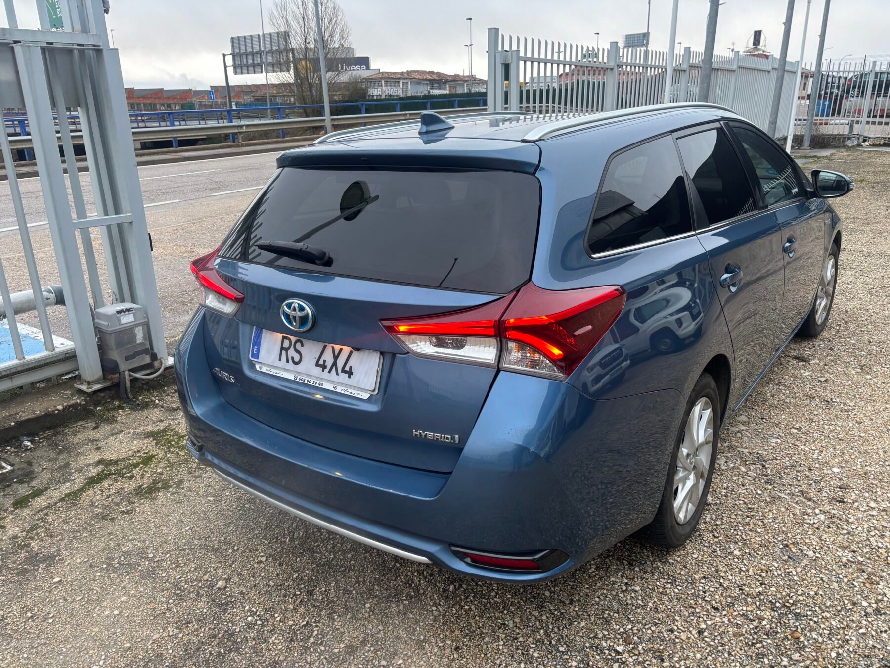 TOYOTA Auris TOURING SPORTS