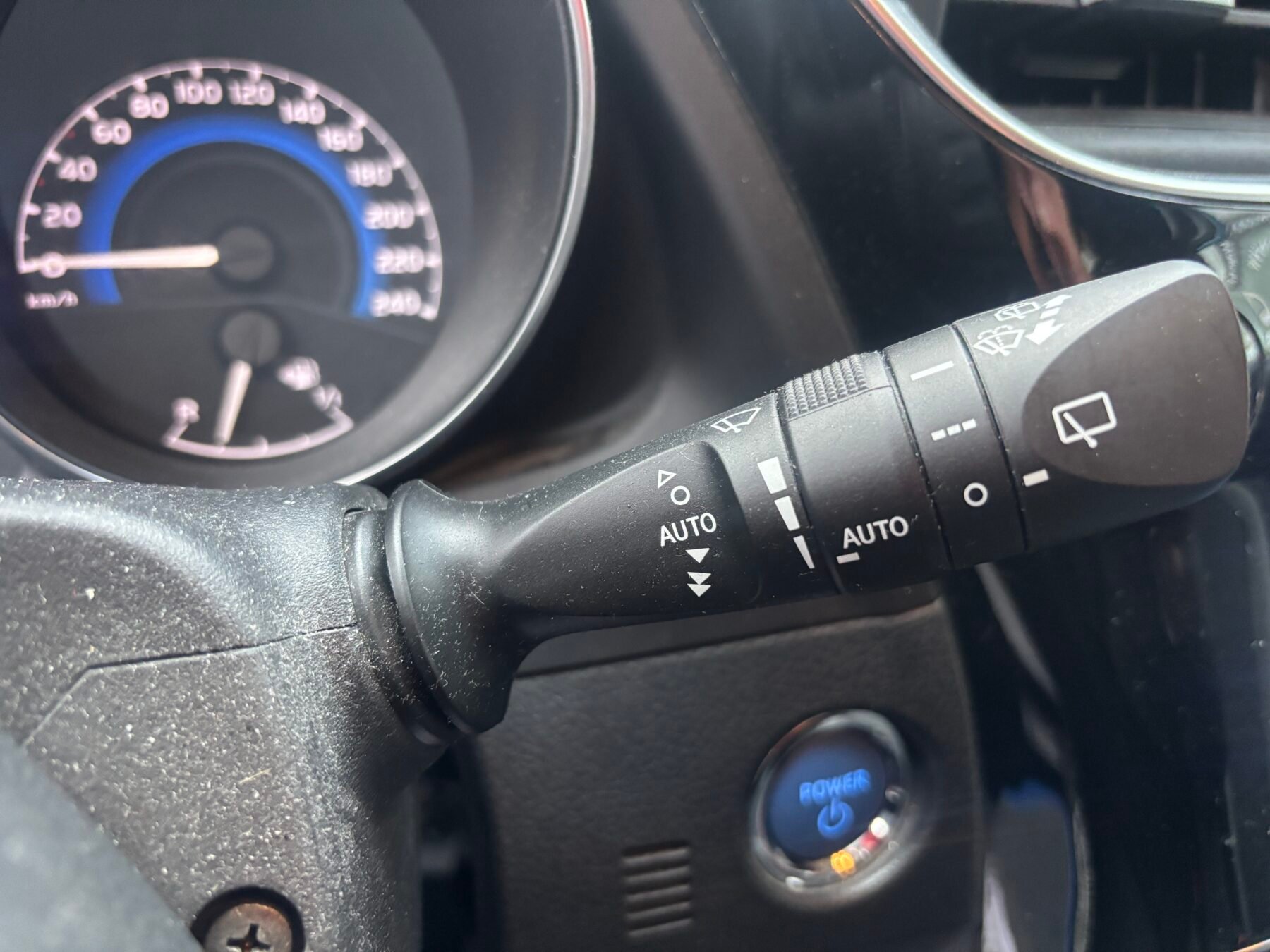 TOYOTA Auris TOURING SPORTS