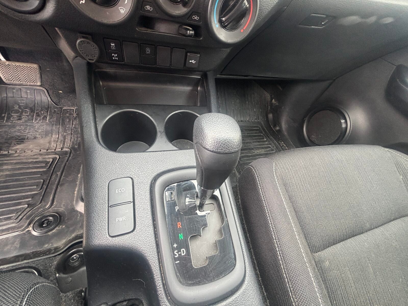 TOYOTA Hilux GX 5p