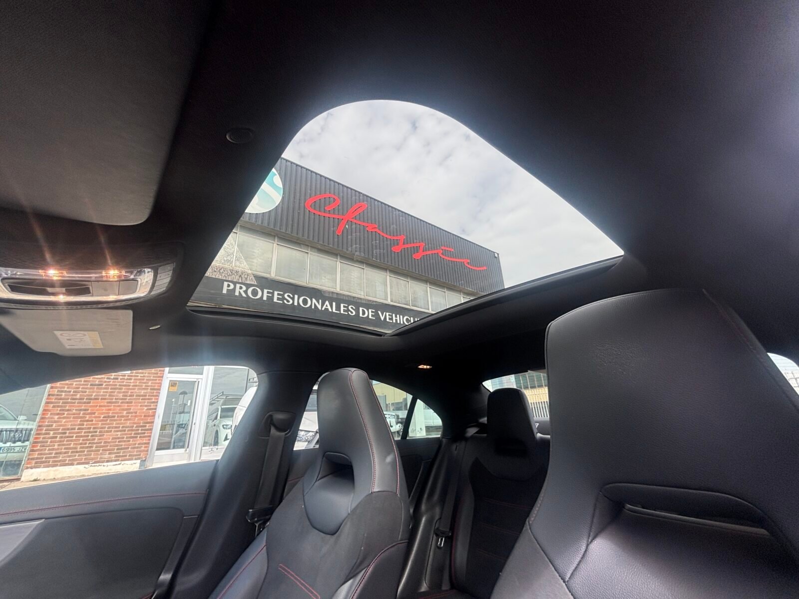 MERCEDES-BENZ CLA 200 D DCT