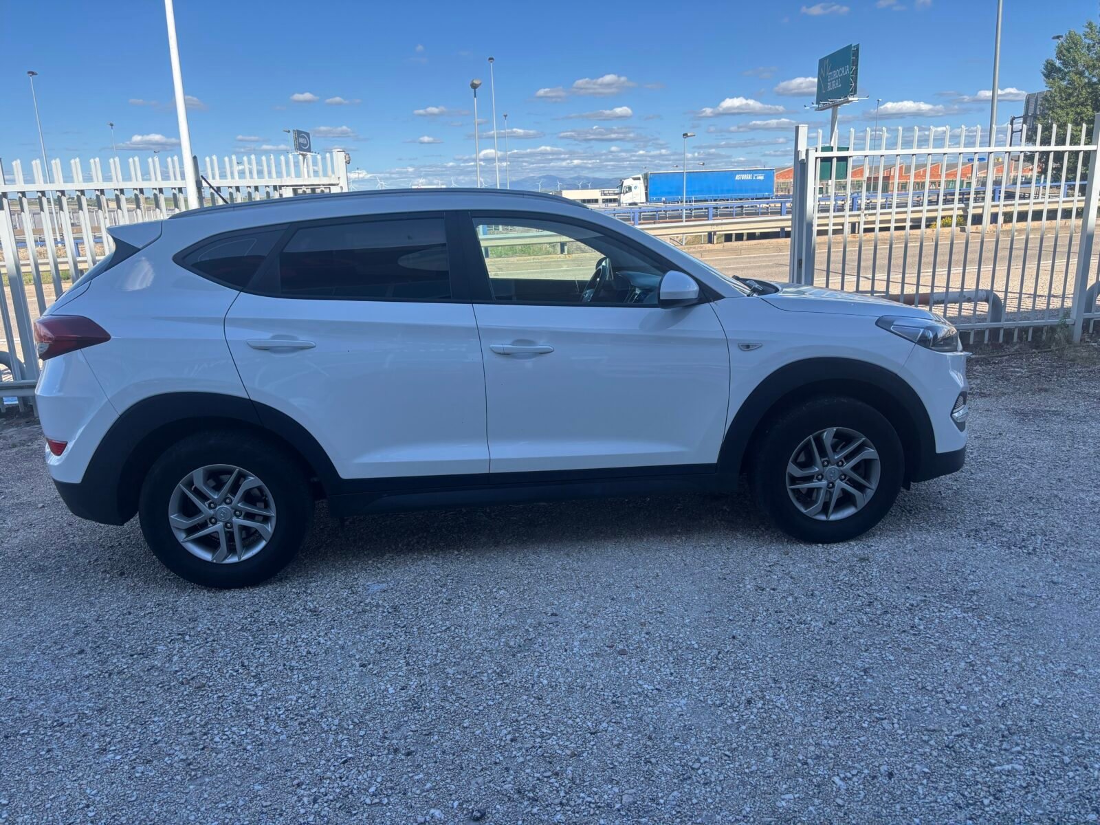 HYUNDAI TUCSON BLUE DRIVE ESSENCE 4X2