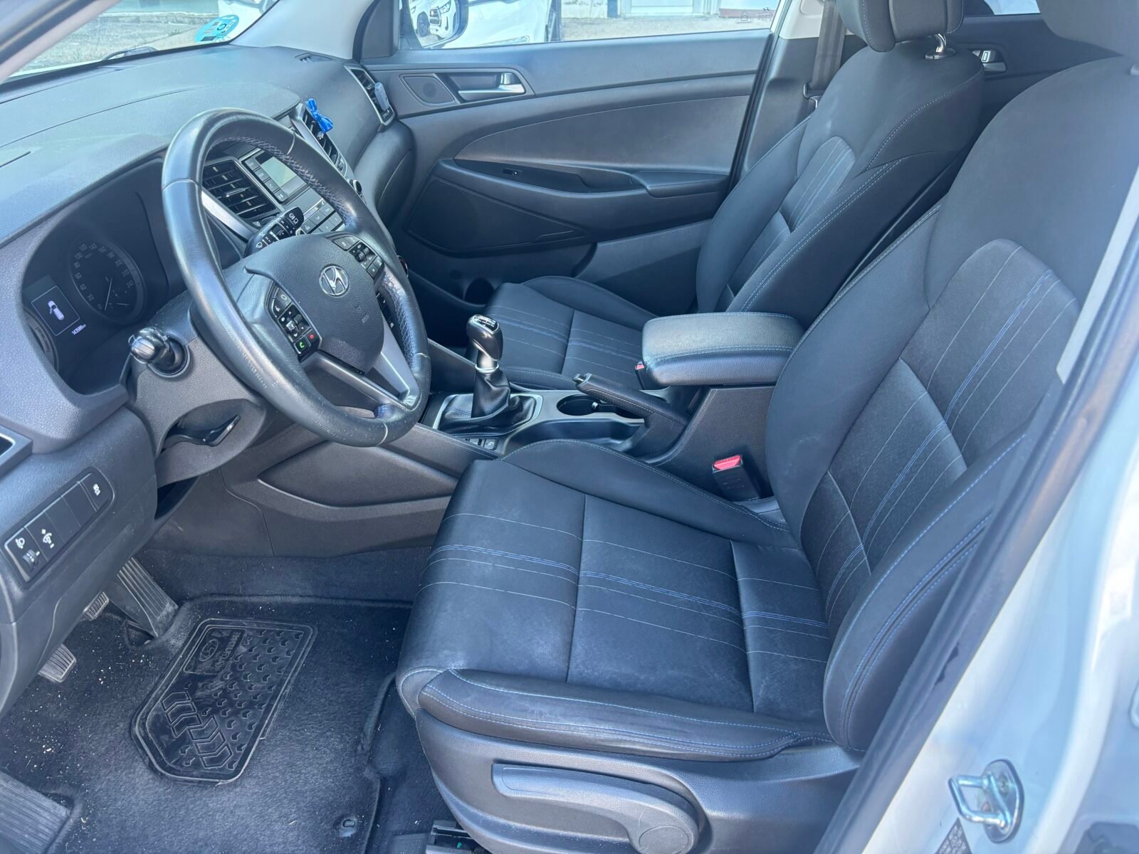 HYUNDAI TUCSON BLUE DRIVE ESSENCE 4X2